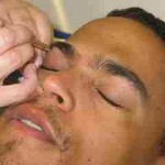 Plucking-Eyebrows male grooming